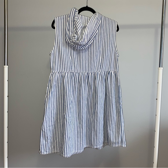 Jones New York Sport Nautical Stripe Sleeveless Hoodie Vest - Picture 4 of 6